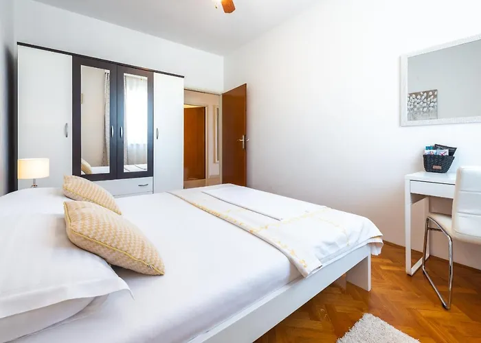Apartment Lucija